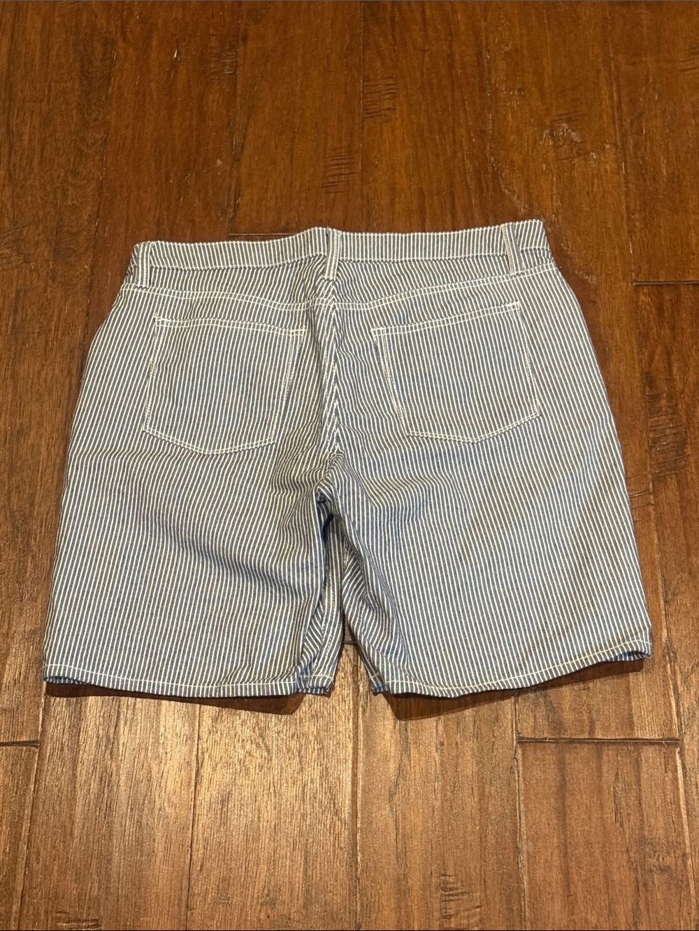 Size 8 Lee Midrise Blue and White Striped Cotton Shorts - Picture 7 of 9